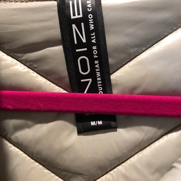 BNWT Women’s NOIZE vegan brand Bronze colour PUFFER COAT - Picture 3 of 6